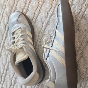 Adidas VL Court 3 silver sneakers! 39.5 Uk, 8 ladies